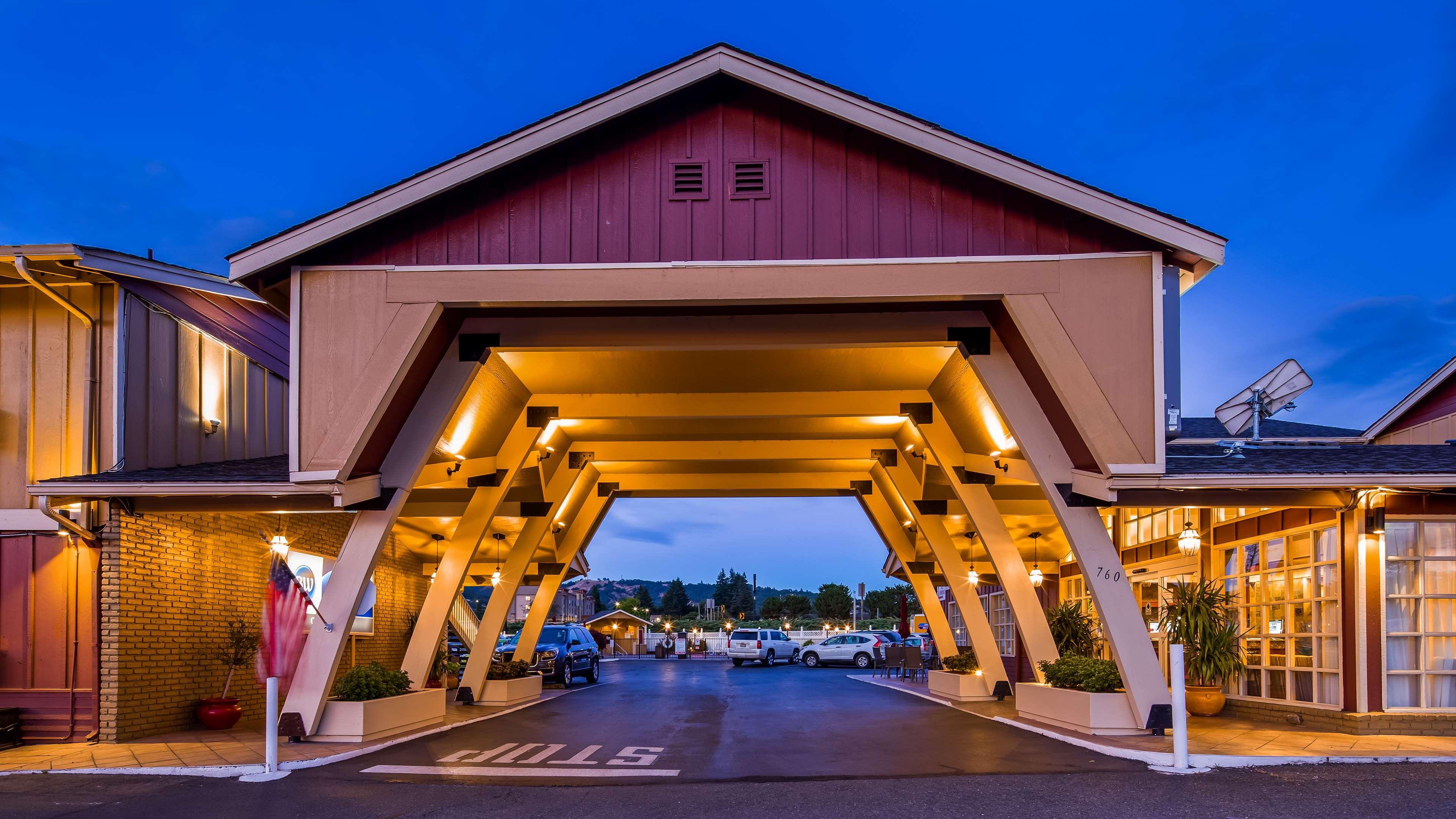 Best Western Garden Villa Inn Roseburg Dış mekan fotoğraf